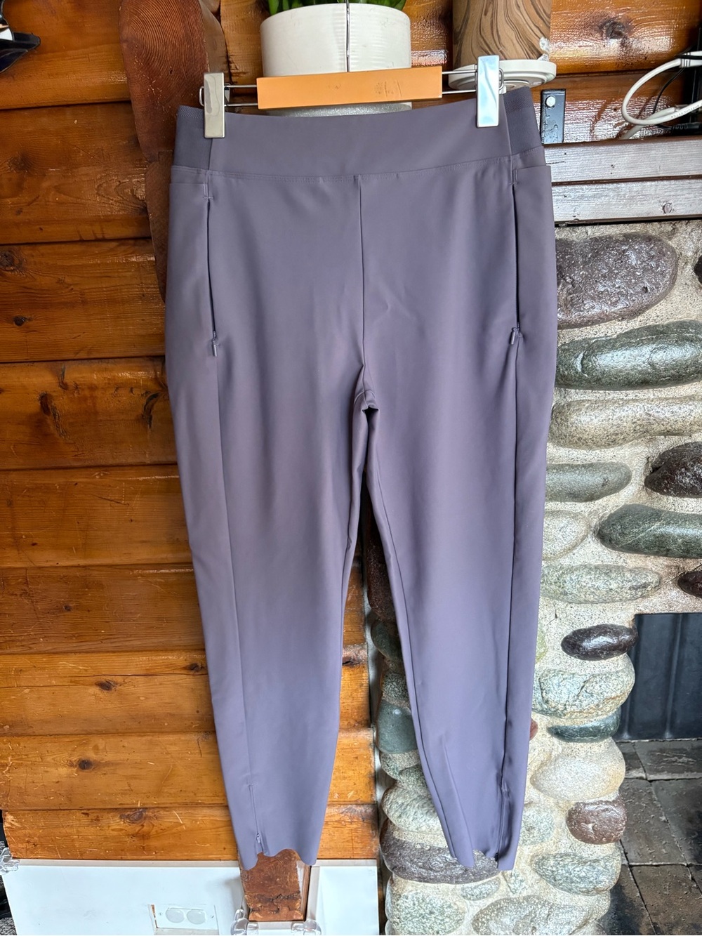 Athleta Stellar Tight Size 10 Dusk Violet Purple Grey Zip Pants